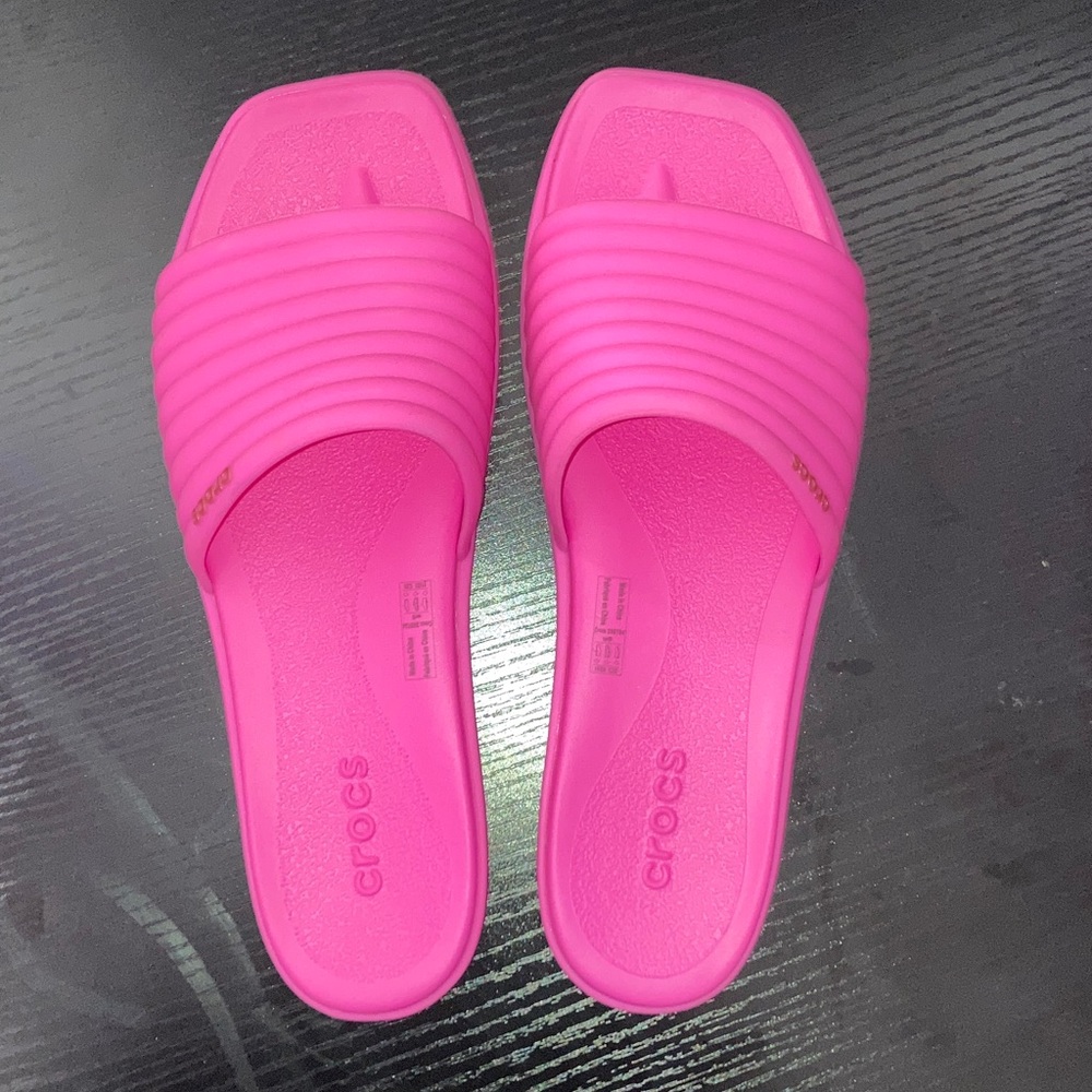 CROCS Women's Vibrant‎ Pink Slide Sandals